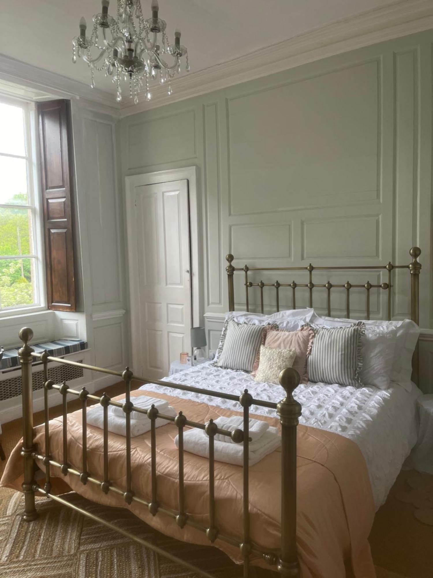 Bowlish House Bed & Breakfast เชพตันมัลเล็ต ภายนอก รูปภาพ